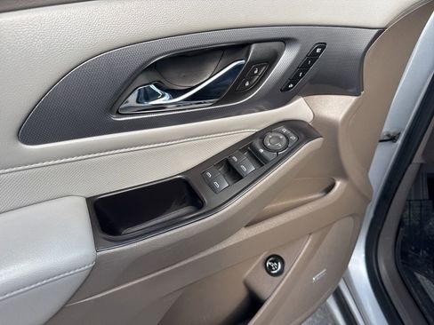 Used 2018 Chevrolet Traverse Premier w/ Driver Confidence II Package image 15