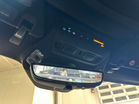 Used 2021 Chevrolet Corvette Stingray 2LT w/ Z51 Performance Package image 36