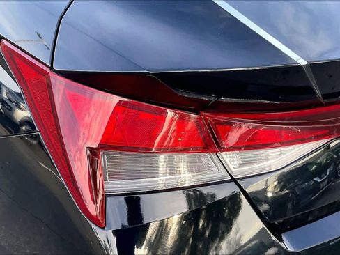 Used 2024 Hyundai Elantra SE image 30