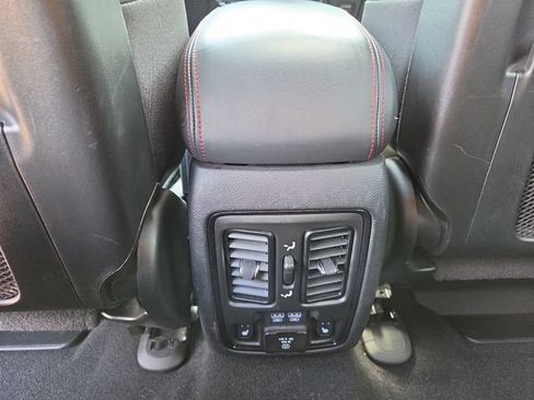 Used 2024 Dodge Durango GT RWD image 23