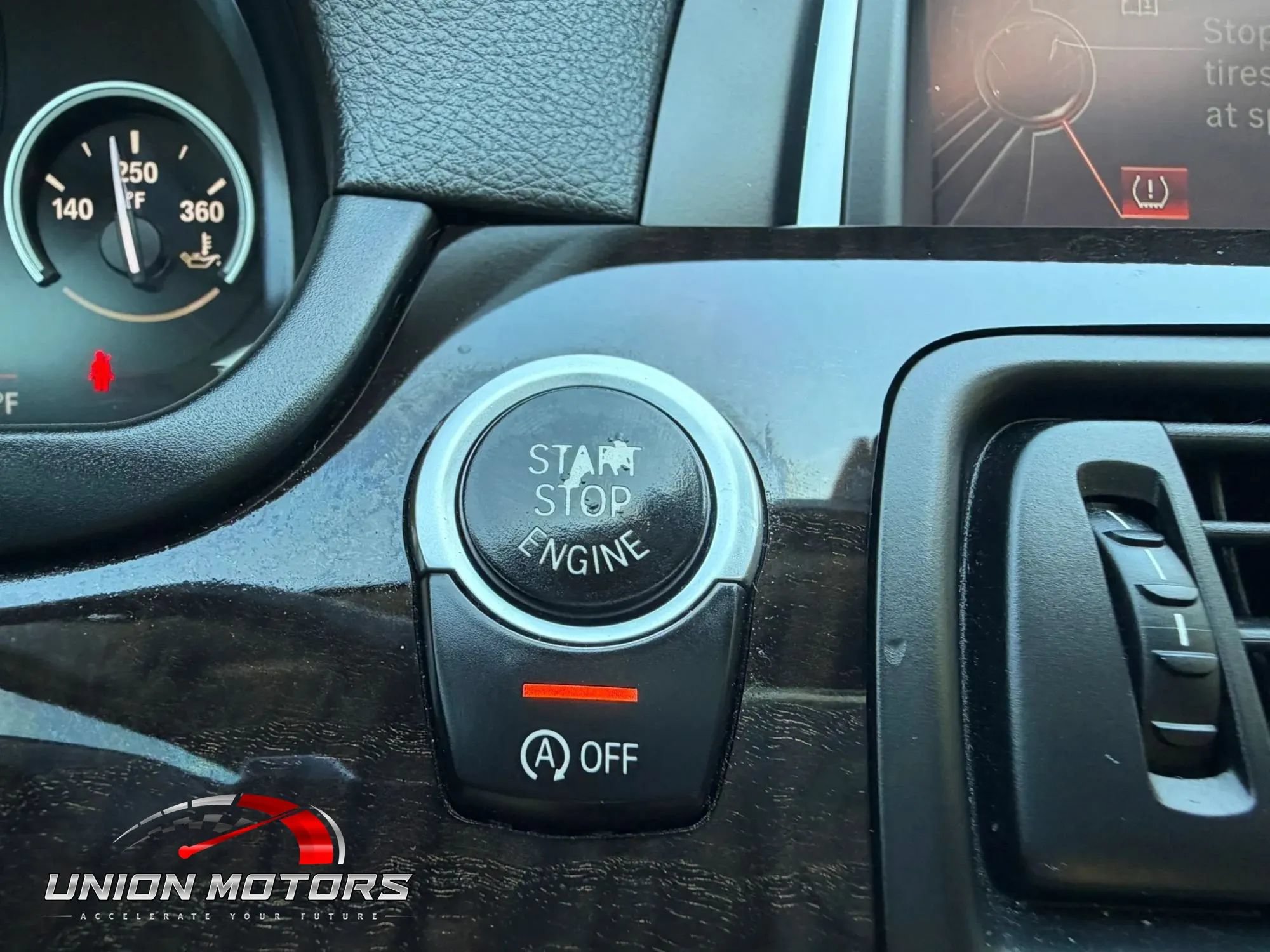 Used 2016 BMW 528i xDrive Sedan AWD/4WD image 25