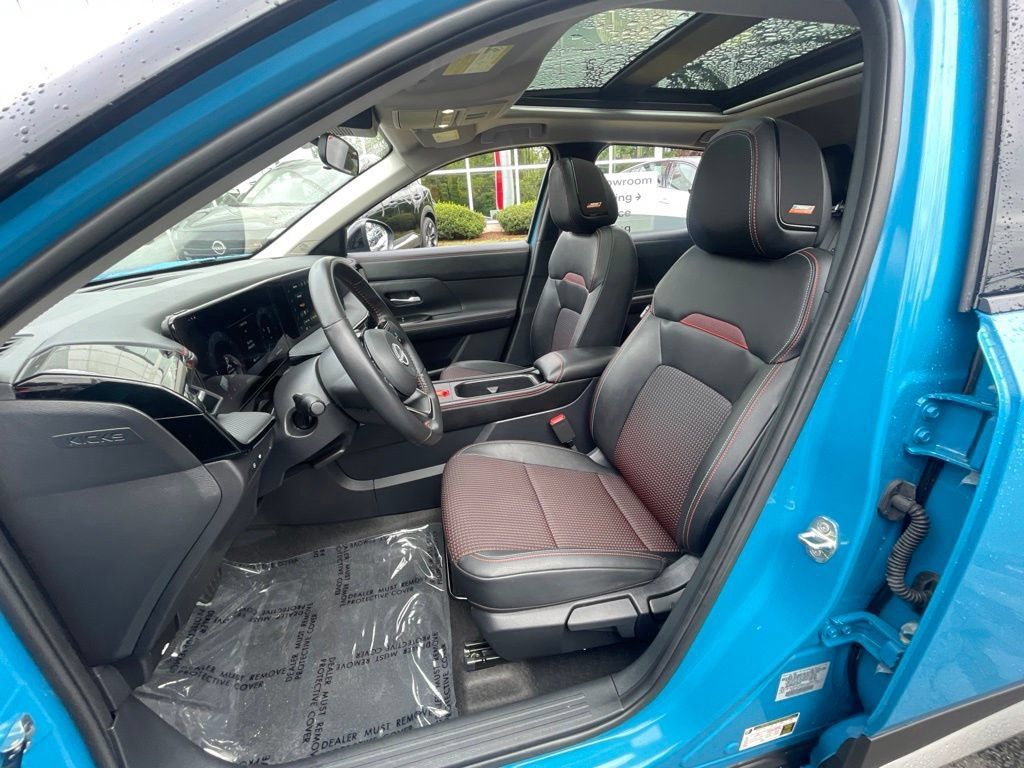 Certified 2025 Nissan Kicks SR w/ SR Premium Package AWD/4WD image 16