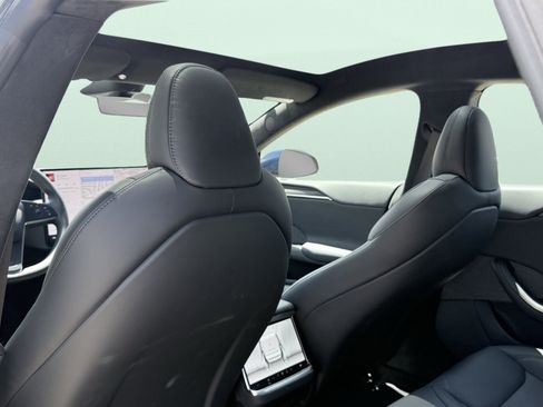 Used 2025 Tesla Model S AWD/4WD image 40