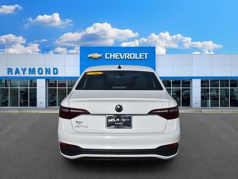 Used 2024 Volkswagen Jetta Sport FWD image 4