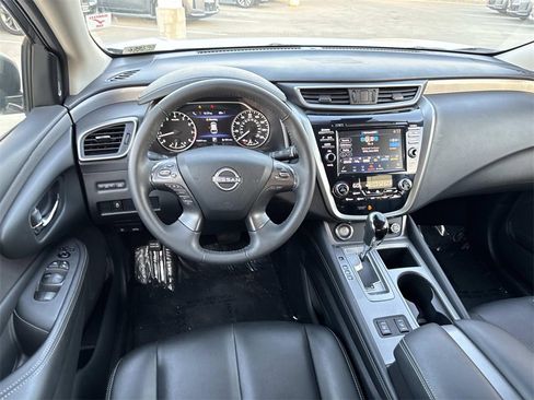 Used 2024 Nissan Murano SV w/ SV Midnight Edition Package image 9
