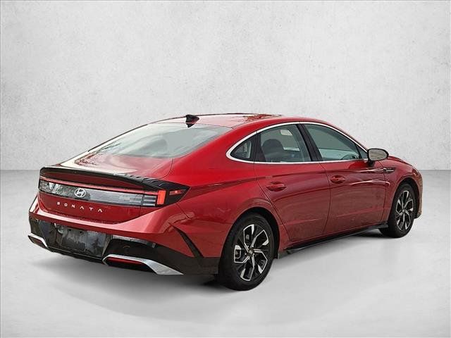 Used 2025 Hyundai Sonata SEL FWD image 5