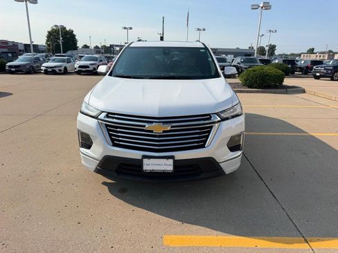 Used 2023 Chevrolet Traverse Premier w/ LPO, Floor Liner Package AWD/4WD image 8