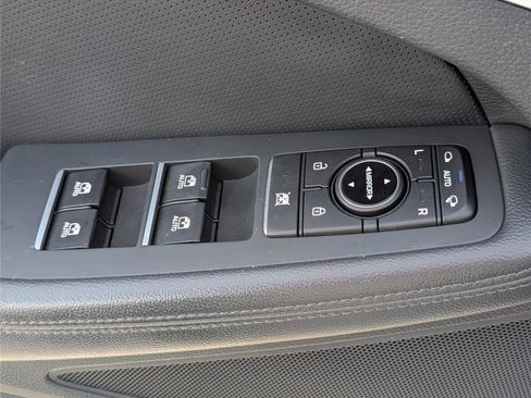 Used 2018 Genesis G80 3.8 image 18