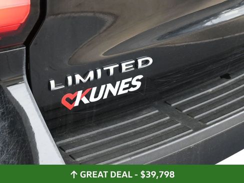 Used 2023 Ford Expedition Limited image 14