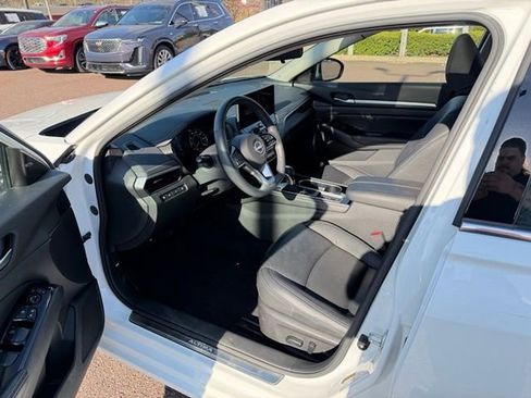 Used 2024 Nissan Altima 2.5 SL image 9