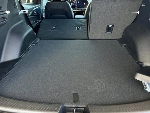 New 2026 Chevrolet Equinox EV LT image 17