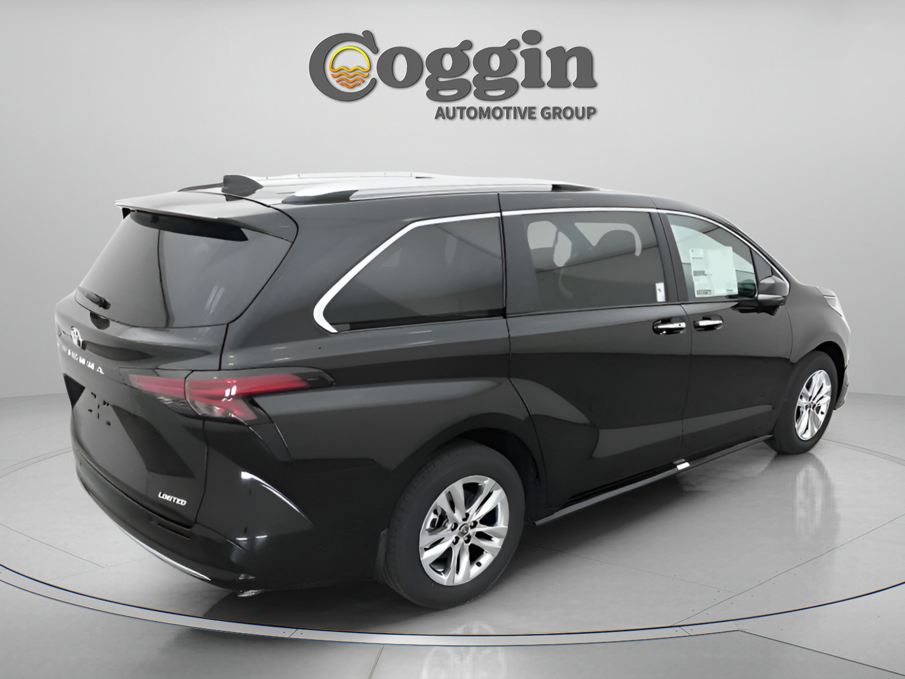 Certified 2026 Toyota Sienna Limited FWD image 19