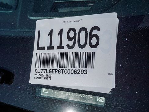 Used 2026 Chevrolet Trax RS w/ Sunroof Package image 26