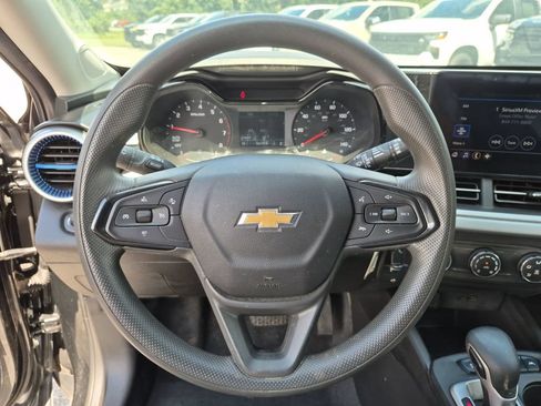 Used 2024 Chevrolet Trax LS FWD image 34