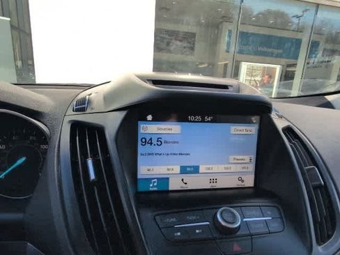 Used 2017 Ford Escape SE w/ Equipment Group 201A image 16