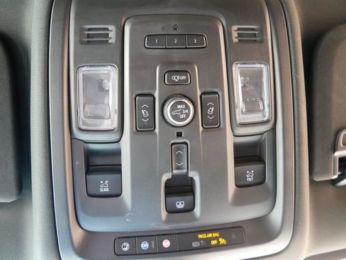 Used 2021 GMC Yukon XL Denali w/ Denali Premium Package AWD/4WD image 23