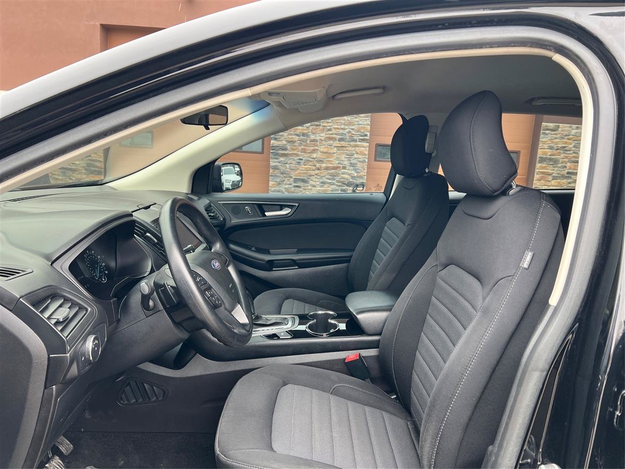 Used 2018 Ford Edge SE AWD/4WD image 9