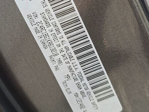 Used 2019 Chrysler Pacifica Touring-L image 26