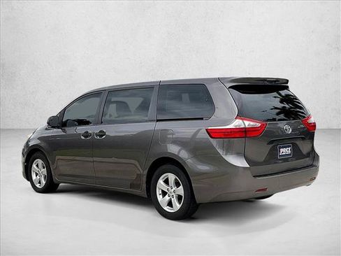 Used 2017 Toyota Sienna L FWD image 13