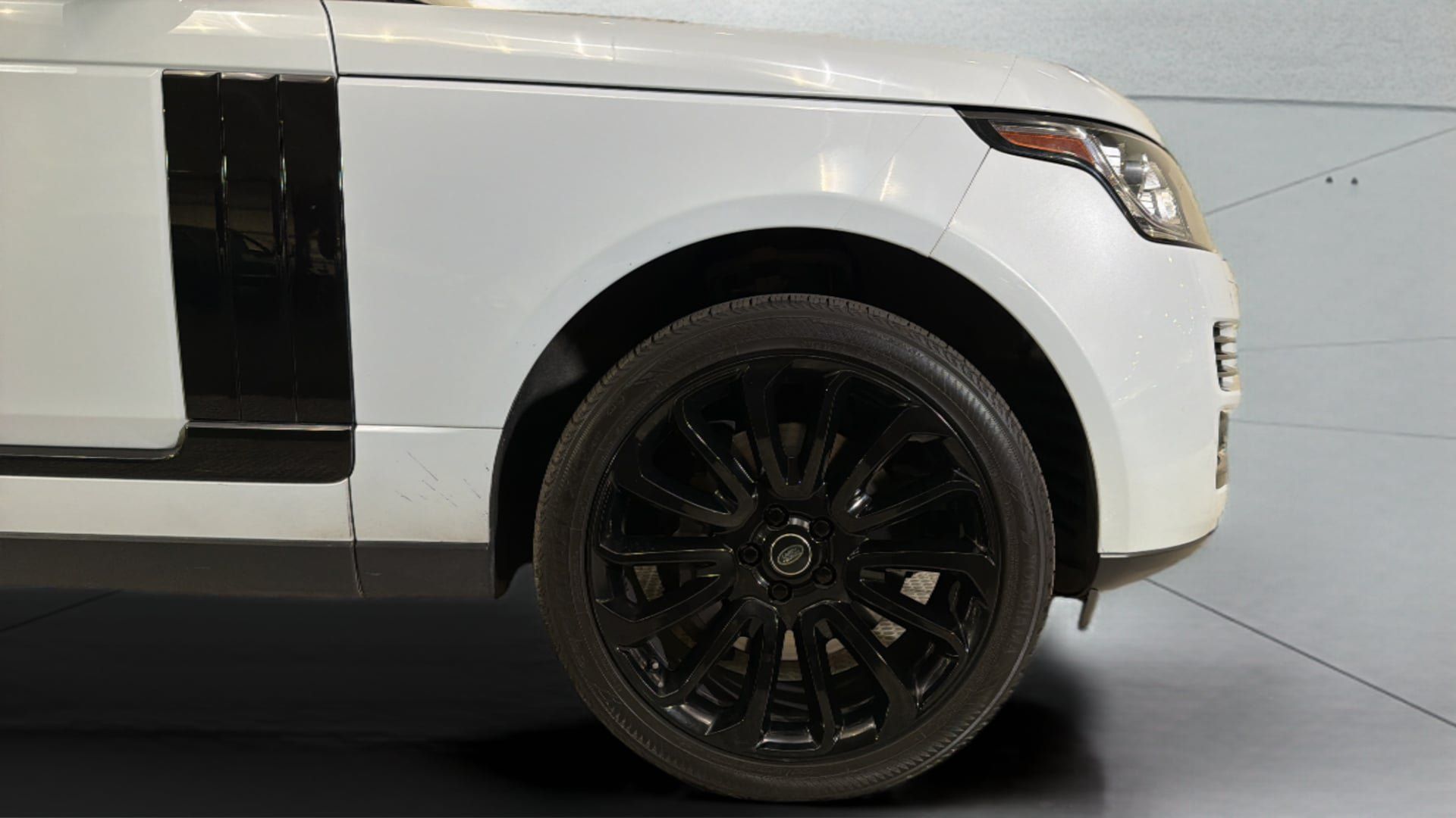 Used 2017 Land Rover Range Rover Supercharged AWD/4WD image 34
