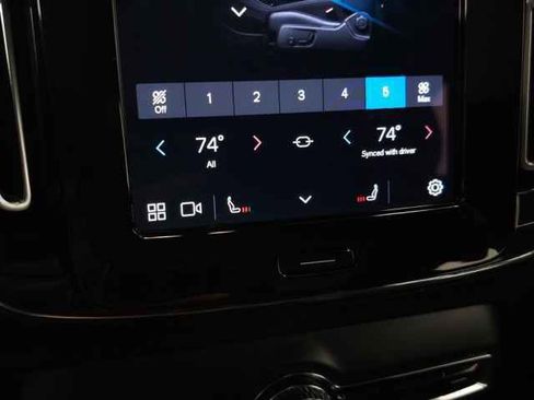 Certified 2023 Volvo C40 Recharge Core image 29