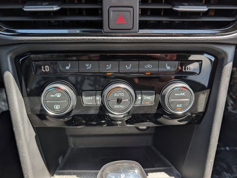 Certified 2024 Volkswagen Taos SE AWD/4WD image 24