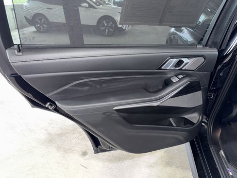 Certified 2025 BMW X7 xDrive40i w/ M Sport Package image 16