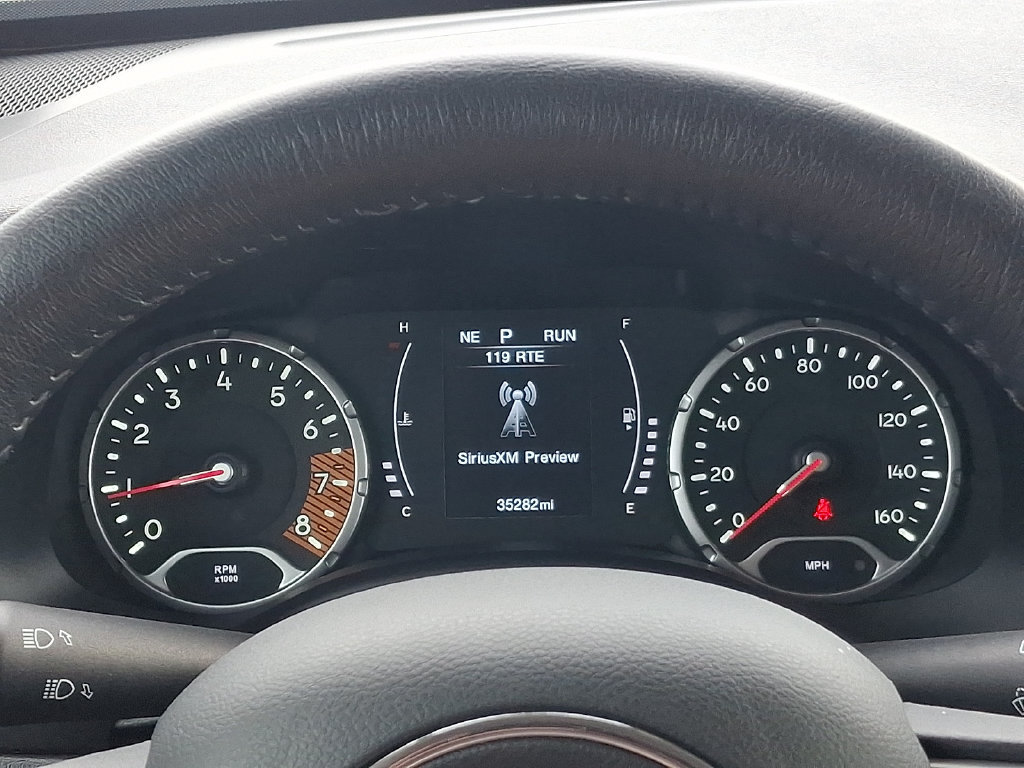 Used 2023 Jeep Renegade Latitude AWD/4WD image 19