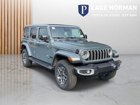 New 2026 Jeep Wrangler Unlimited Sahara AWD/4WD image 2