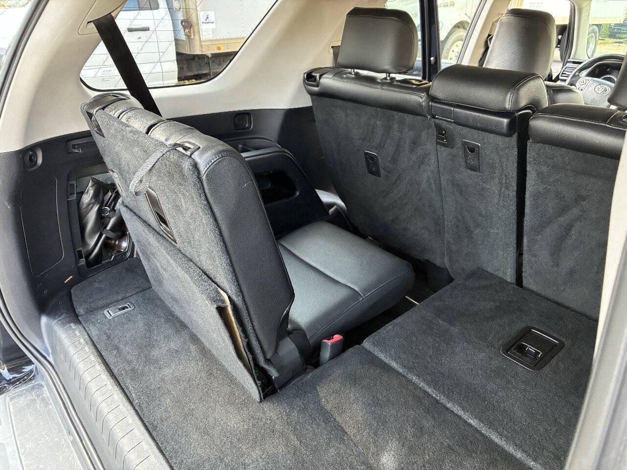 Used 2019 Toyota 4Runner SR5 AWD/4WD image 21