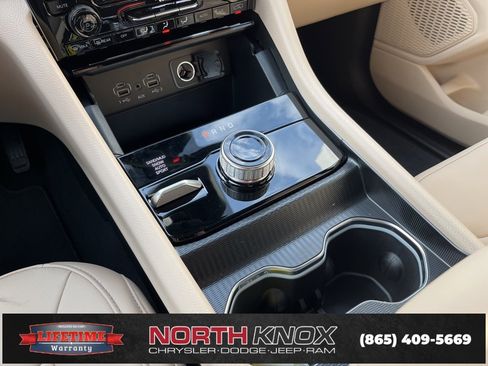 New 2025 Jeep Grand Cherokee L Limited image 11
