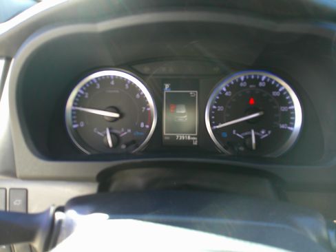 Used 2019 Toyota Highlander Limited image 22