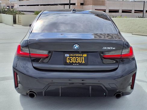 Used 2023 BMW 330e w/ M Sport Package RWD image 5