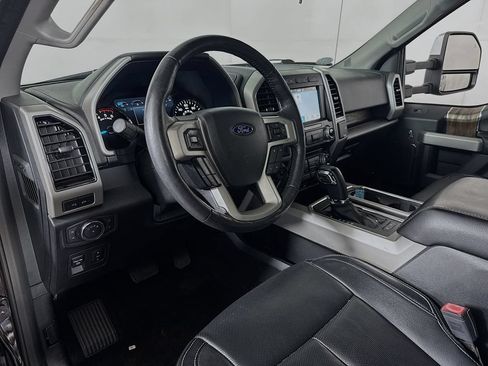 Used 2018 Ford F150 Lariat w/ Equipment Group 502A Luxury AWD/4WD image 9