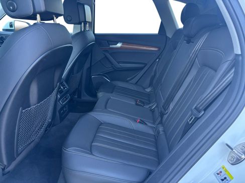 Used 2021 Audi Q5 Premium w/ Convenience Package image 13