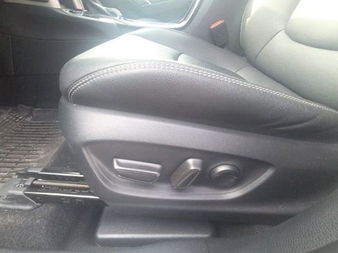 Used 2024 Toyota Corolla Cross XLE w/ Convenience Package image 29