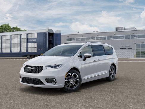 New 2026 Chrysler Pacifica Pinnacle image 1