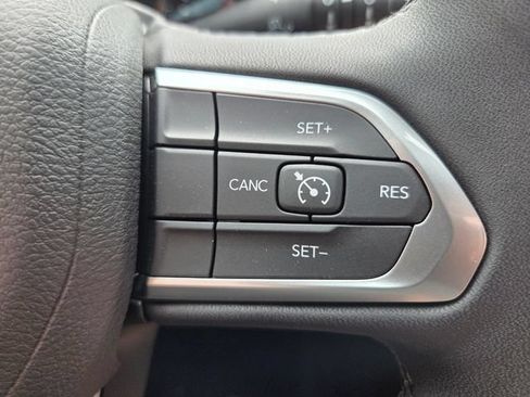 Used 2026 Jeep Compass Latitude AWD/4WD image 25