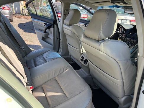 Used 2011 Acura TL w/ Technology Package image 10