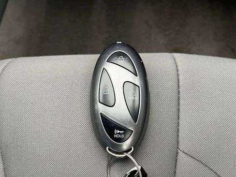 Used 2025 Hyundai Elantra SEL image 23