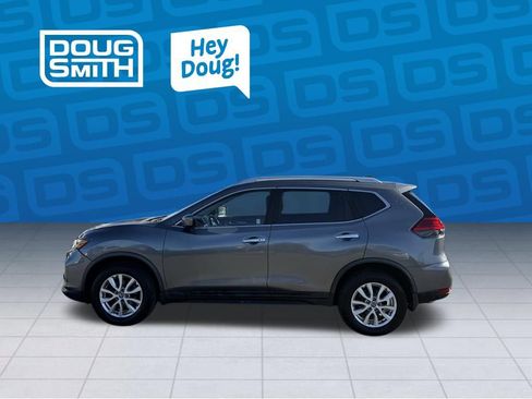 Used 2017 Nissan Rogue SV AWD/4WD image 2