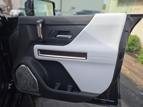 New 2025 GMC Hummer EV 2X image 58