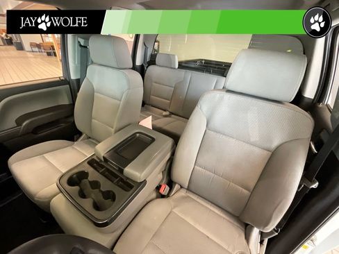 Used 2018 Chevrolet Silverado 1500 Custom w/ Custom Convenience Package AWD/4WD image 10