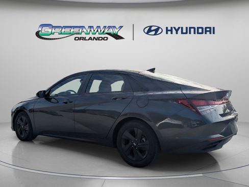 Used 2022 Hyundai Elantra SEL FWD image 6