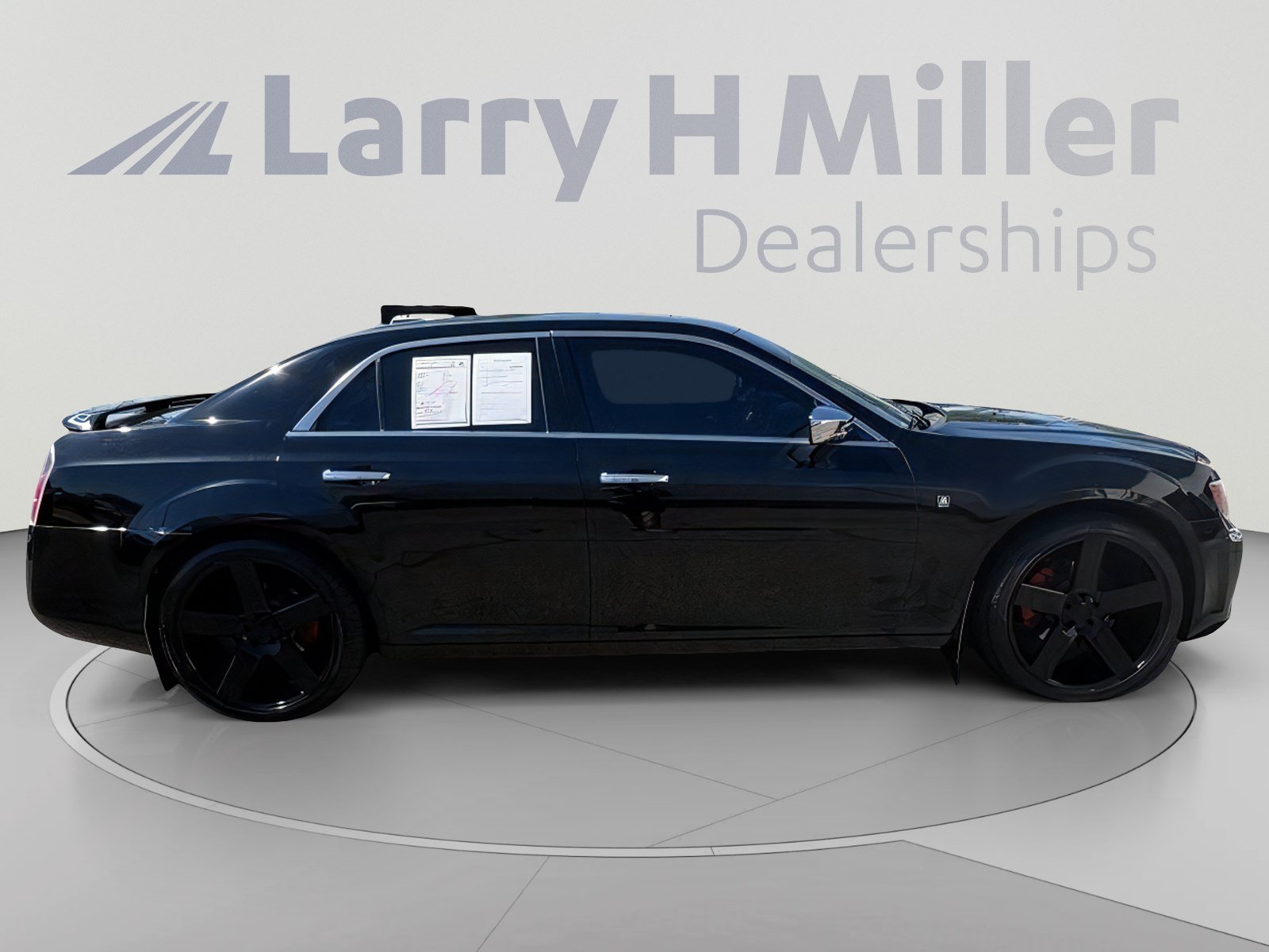 Used 2011 Chrysler 300 C RWD image 7