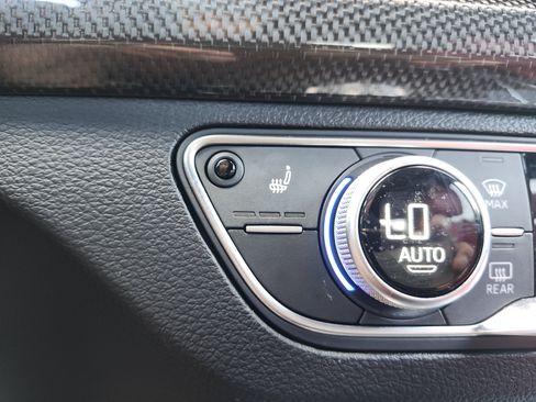 Used 2023 Audi SQ5 Prestige AWD/4WD image 11