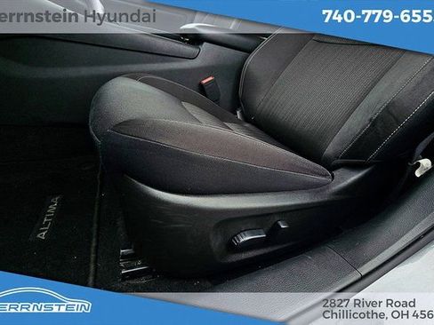 Used 2024 Nissan Altima 2.5 SV image 18