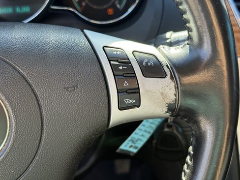 Used 2011 Chevrolet Malibu LT image 17