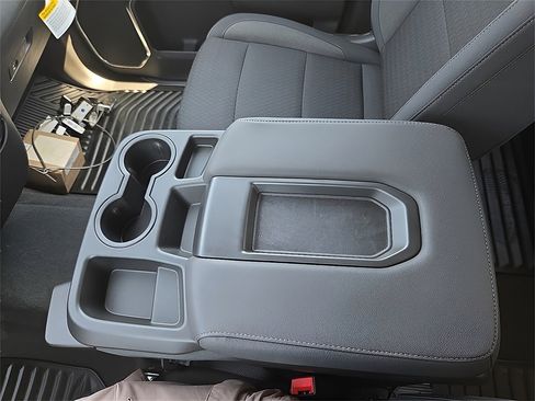 New 2025 GMC Sierra 2500 SLE w/ SLE Value Package; image 20