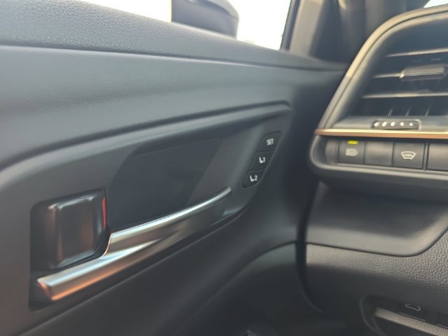 Used 2023 Toyota Crown AWD/4WD image 32